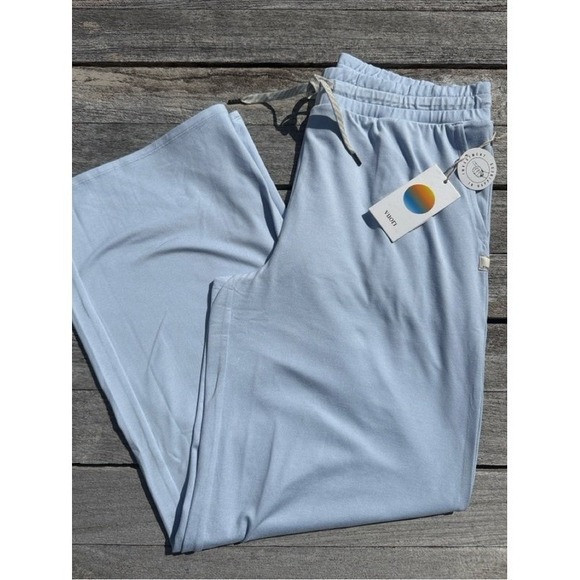 Vuori Pants - VUORI Halo Essential Wide Leg Pant Soft Sky Heather Blue Size Large NWT 🩵✨